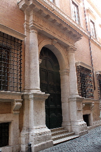 Via_delle_Coppelle-Palazzo_Baldassini_al_n_35-Portone (2)