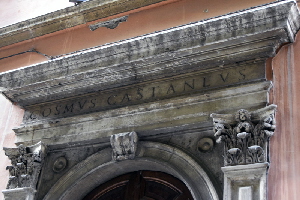 Via_delle_Coppelle-Palazzo_al_n_16-Architrve (5)