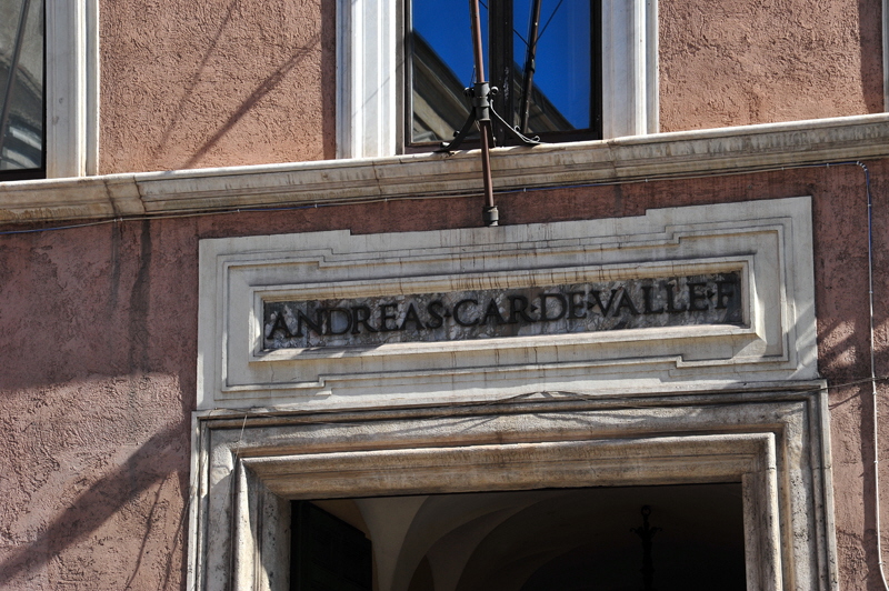 Corso_Vittorio_Emanuele_II-Palazzo_del_Card_Andrea_della_Valle_al_n_101 (5)