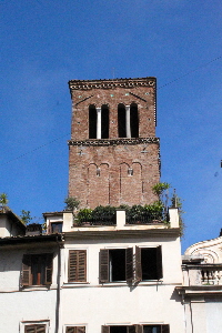 Piazza_S_Eustachio-Chiesa_omonima-Campanile (3)