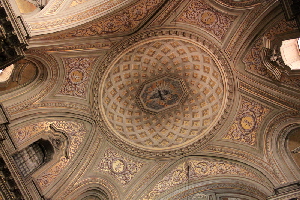 Piazza_S_Eustachio-Chiesa_omonima-Cupola (2)