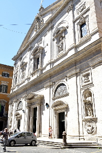 Piazza_S_Luigi_dei_Francesi-Chiesa_omonima (2)