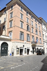 Piazza_S_Luigi_dei_Francesi-Palazzo_al_n_20