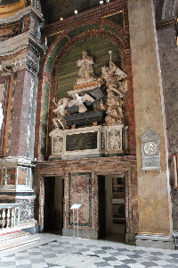 Piazza_di_S_Agostino-Chiesa_omonima-Monumento_del_card_Lorenzo_Imperiali-1673
