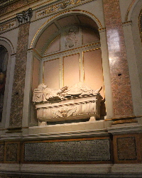 Piazza_di_S_Agostino-Chiesa_omonima-Monumento_del_vescovo_Pietro_Grifo-1516