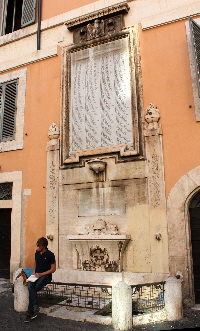 Piazza_di_S_Agostino-Monumento_ai_Caduti