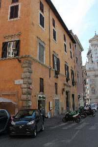 Piazza_di_S_Andrea_della_Valle-Palazzo_Della_Valle_al_n_9