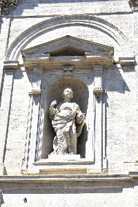 Piazza_di_S_Luigi_dei_Francesi-Chiesa_Omonima-S_Giovanna_di_Francia (3)