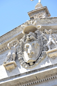 Piazza_di_S_Luigi_dei_Francesi-Chiesa_Omonima-Stemma__Borbone_di_Francia (3)