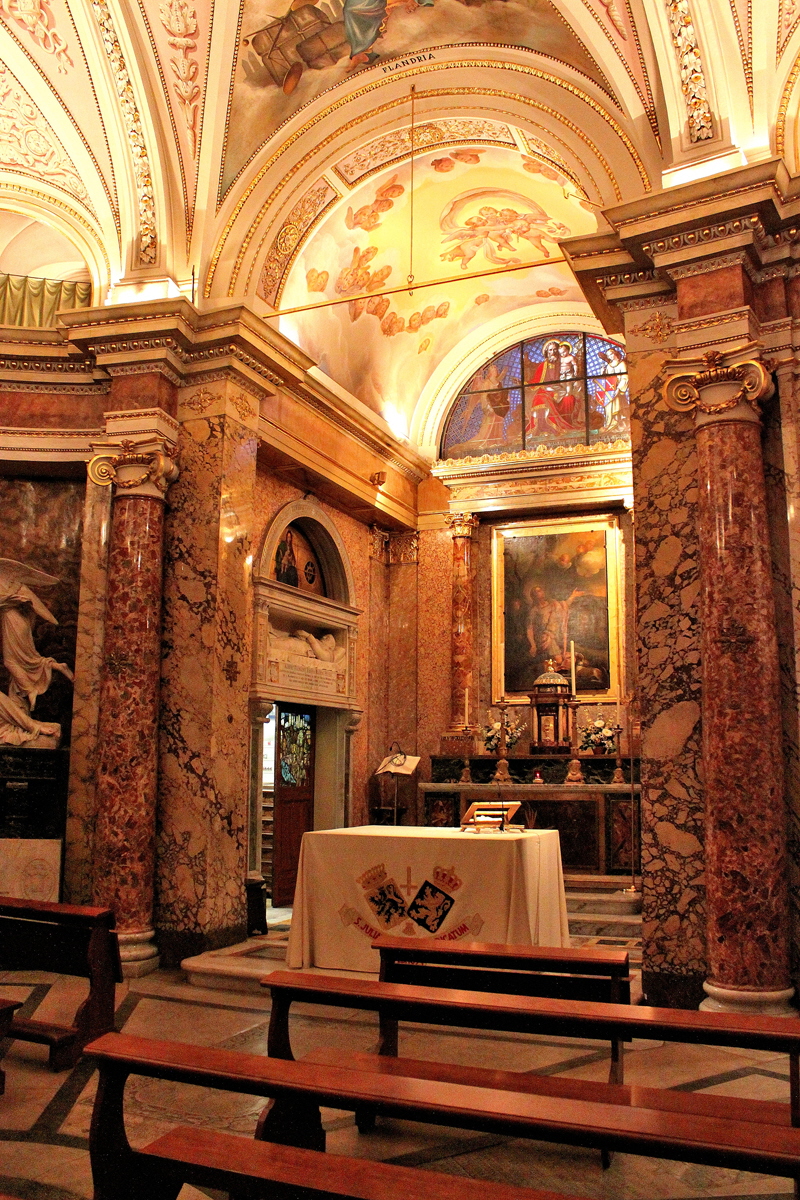 Via_del_Sudario-Chiesa_di_S_Giuliano_dei_Fiamminghi-Altare_Maggiore (4)