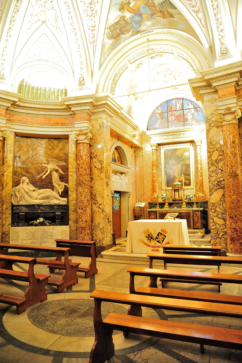 Via_del_Sudario-Chiesa_di_S_Giuliano_dei_Fiamminghi-interno