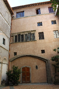 Via_del_Sudario-Palazzo_del_Burcardo_al_n_44-Cortile