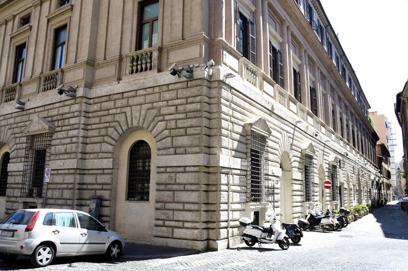 Via_del_Sudario-Retro_Palazzo_Vidoni (2)