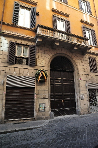 Via_della_Scrofa-Palazzo_Mazio_Boncompagni-Portone_al_n_39
