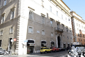 Via_della_Scrofa-Palazzo_al_N_70 (2)