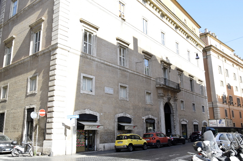 Via_della_Scrofa-Palazzo_al_N_70 (2)