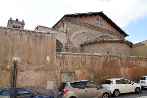 Via_Anicia-Abside_Chiesa_di_S_Cecilia