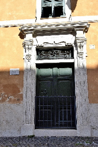 Via_Anicia-Palazzo_al_n_12-14-Portone