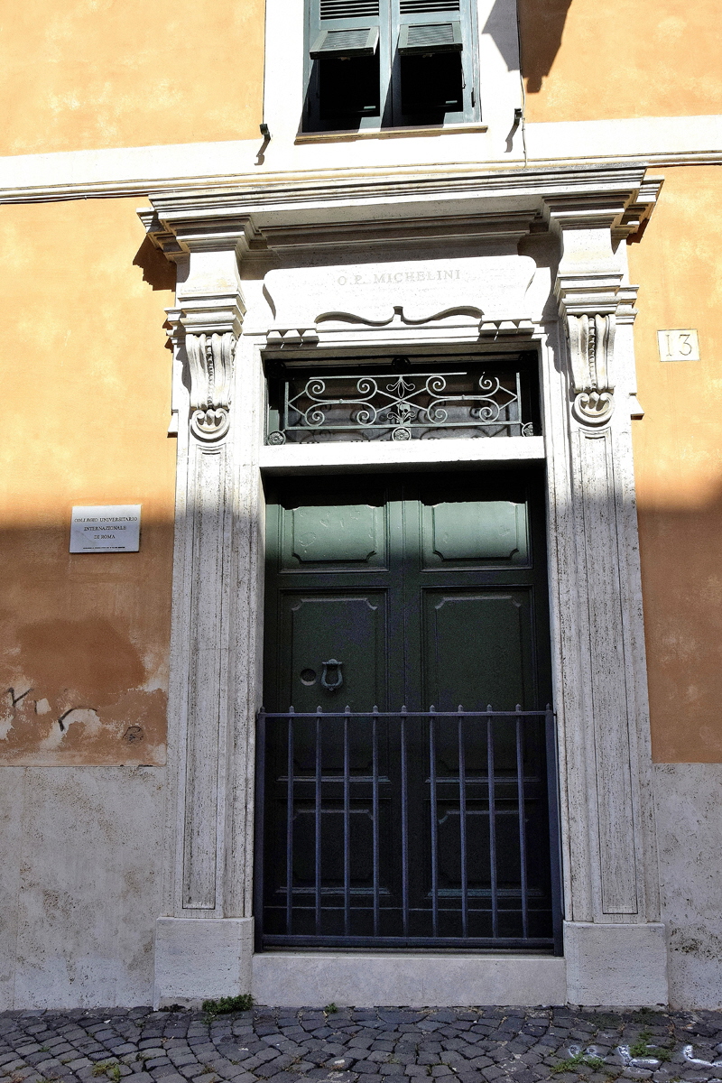 Via_Anicia-Palazzo_al_n_12-14-Portone