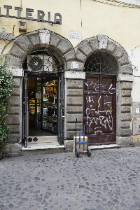 Via_Benedetta-Palazzo_al_n_8-Portone