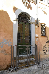 Via_del_Cipresso-Palazzo_al_n_1-Portone