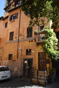 Via_del_Cipresso-Palazzo_al_n_10