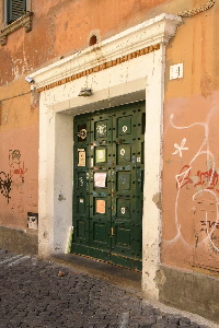 Via_del_Cipresso-Palazzo_al_n_14-Portone