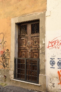 Via_del_Cipresso-Palazzo_al_n_14a-Portone