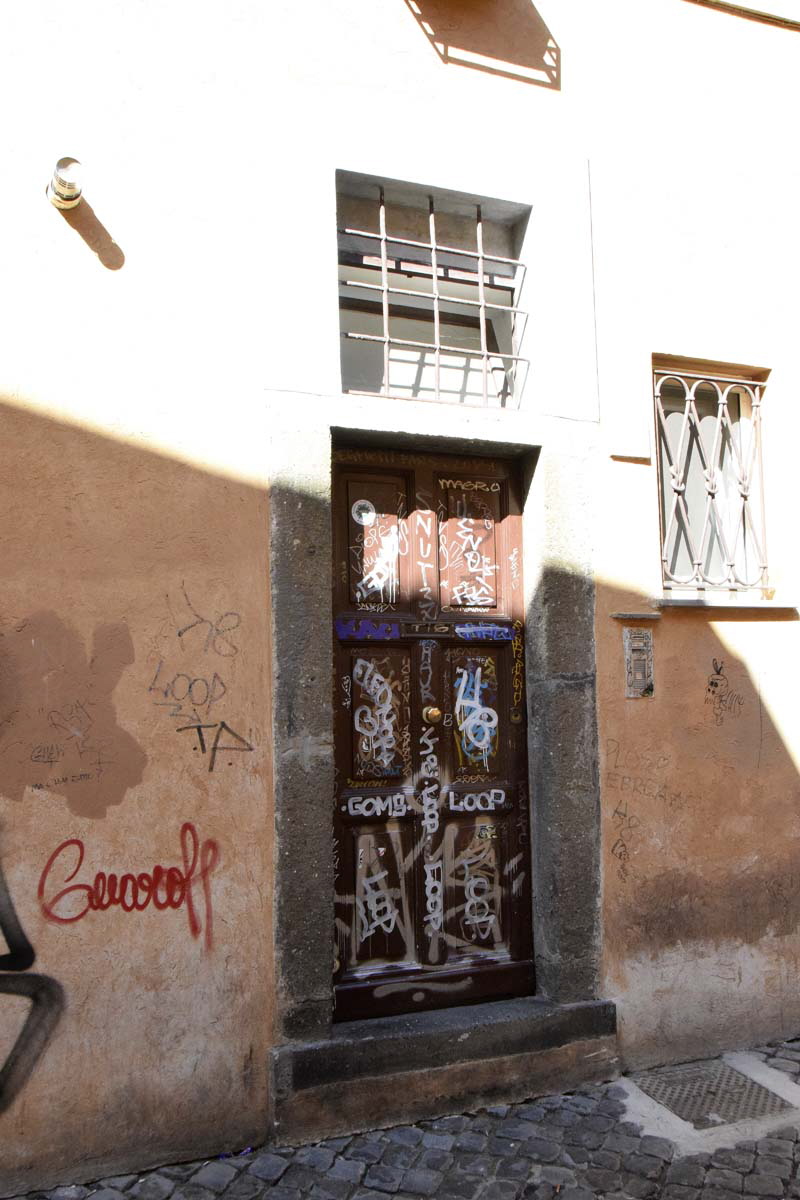 Via_del_Cipresso-Palazzo_al_n_2-Portone