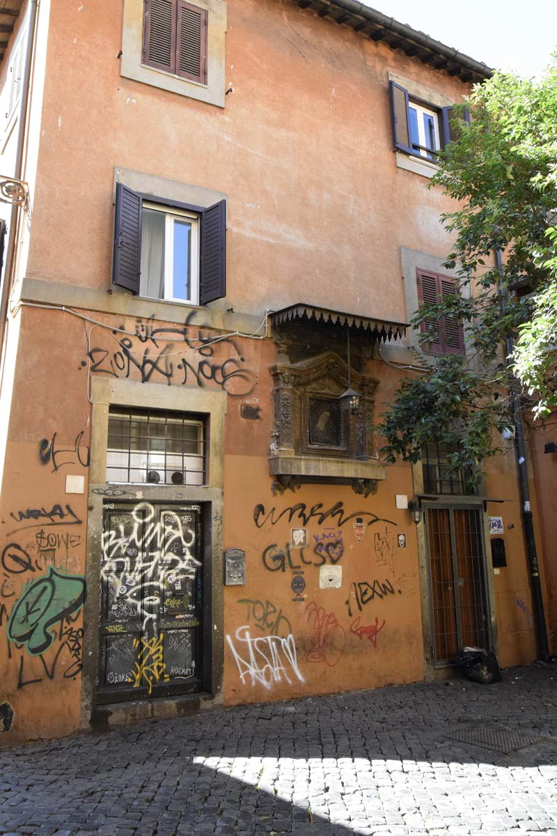 Via_del_Cipresso-Palazzo_al_n_4-5