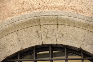 Piazza_della_Gensola-Palazzo_Mattei_al_n_11-Architrave