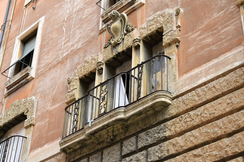 Via_G_Cesare_Santini_angolo_Via_Giggi_Zanazzo-Palazzo-Balcone