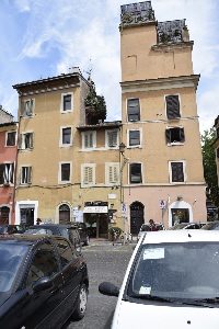 Piazza_Giuditta_Tavani_Arquati-Palazzo_al_n_121