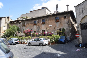 Piazza_dei_Mercanti-Palazzo_al_n_3-4
