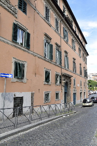 Piazza_in_Piscinula-Fianco_Palazzo_al_n_65