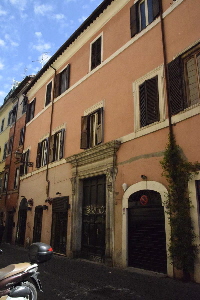 Via_del_Moro-Palazzo_al_n_27