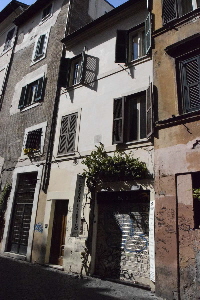 Via_del_Moro-Palazzo_al_n_4