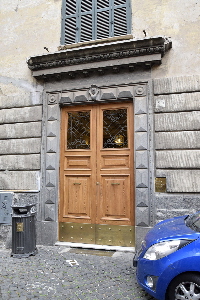 Via_della_Luce-Palazzo_Lazzaroni_al_n_20-Portone