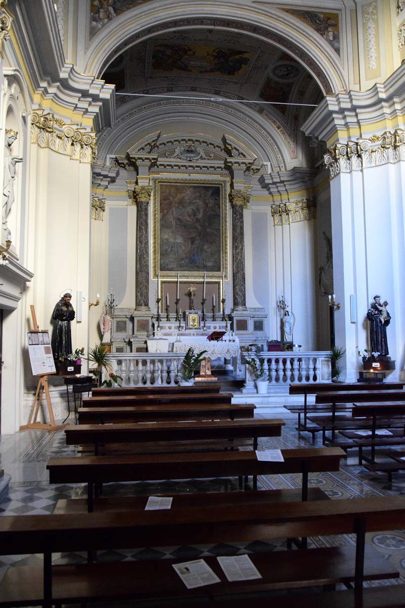 Via_della_Lungara-Chiesa_di_San_Giacomo-Navata-centrale