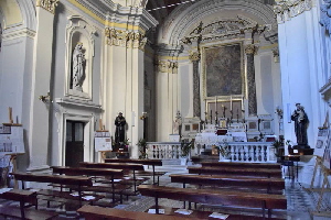 Via_della_Lungara-Chiesa_di_San_Giacomo-Navata-centrale (3)