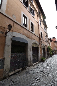 Via_della_Lungaretta-Palazzo_al_n_154-157