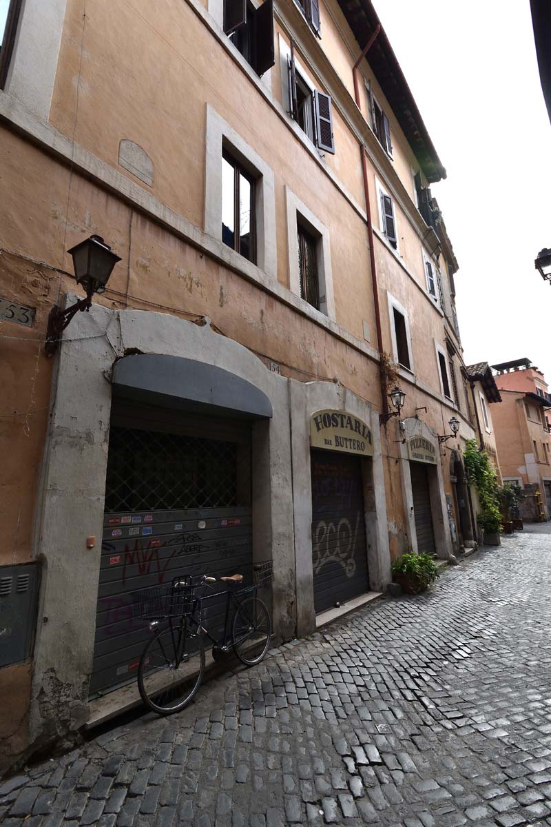 Via_della_Lungaretta-Palazzo_al_n_154-157