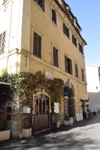 Via_della_Lungaretta-Palazzo_al_n_155