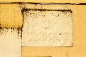 Via_della_Lungaretta-Palazzo_al_n_77-Livello_Acqua_Paola