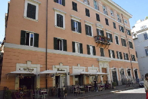 Via_della_Lungaretta-Palazzo_al_n_88