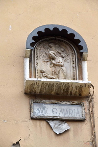 Via_della_LungarettaPalazzo_al_n_177-Edicola