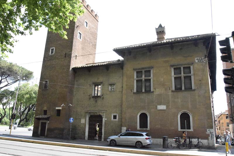 Viale_Trastevere-Palazzo_degli_Anguillara
