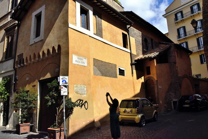Vicolo_della_Luce_angolo_Via_della_Longaretta-Palazzo (3)