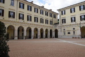 piazza_della_Rovere-Palazzo_Salviati_al_n_83-Cortile