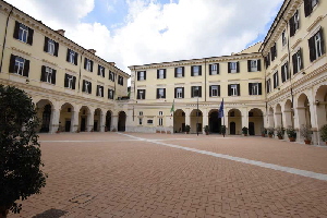 piazza_della_Rovere-Palazzo_Salviati_al_n_83-Cortile (2)